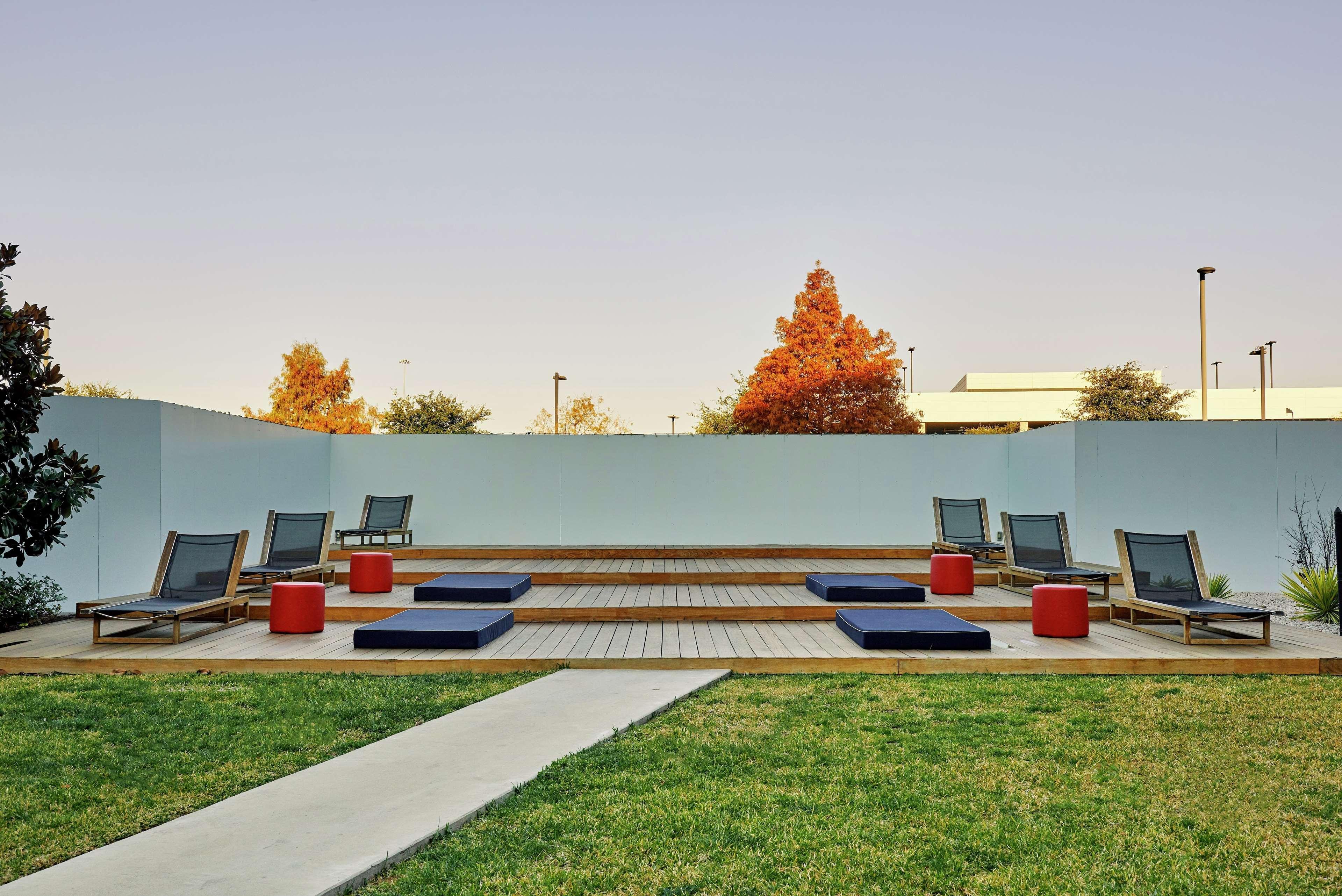 Nylo Las Colinas Hotel, Tapestry Collection By Hilton Irving Exterior foto